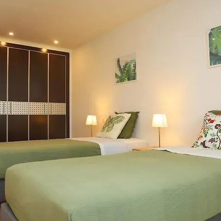 2 Bedroom With Terrace And View Over Tejo River * Монтижу